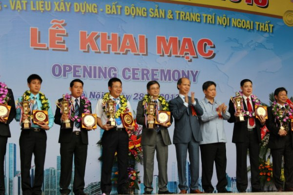 Viglacera - Nhà tài trợ chính tại Hội chợ Triển lãm Quốc tế VIETBUILD 2013